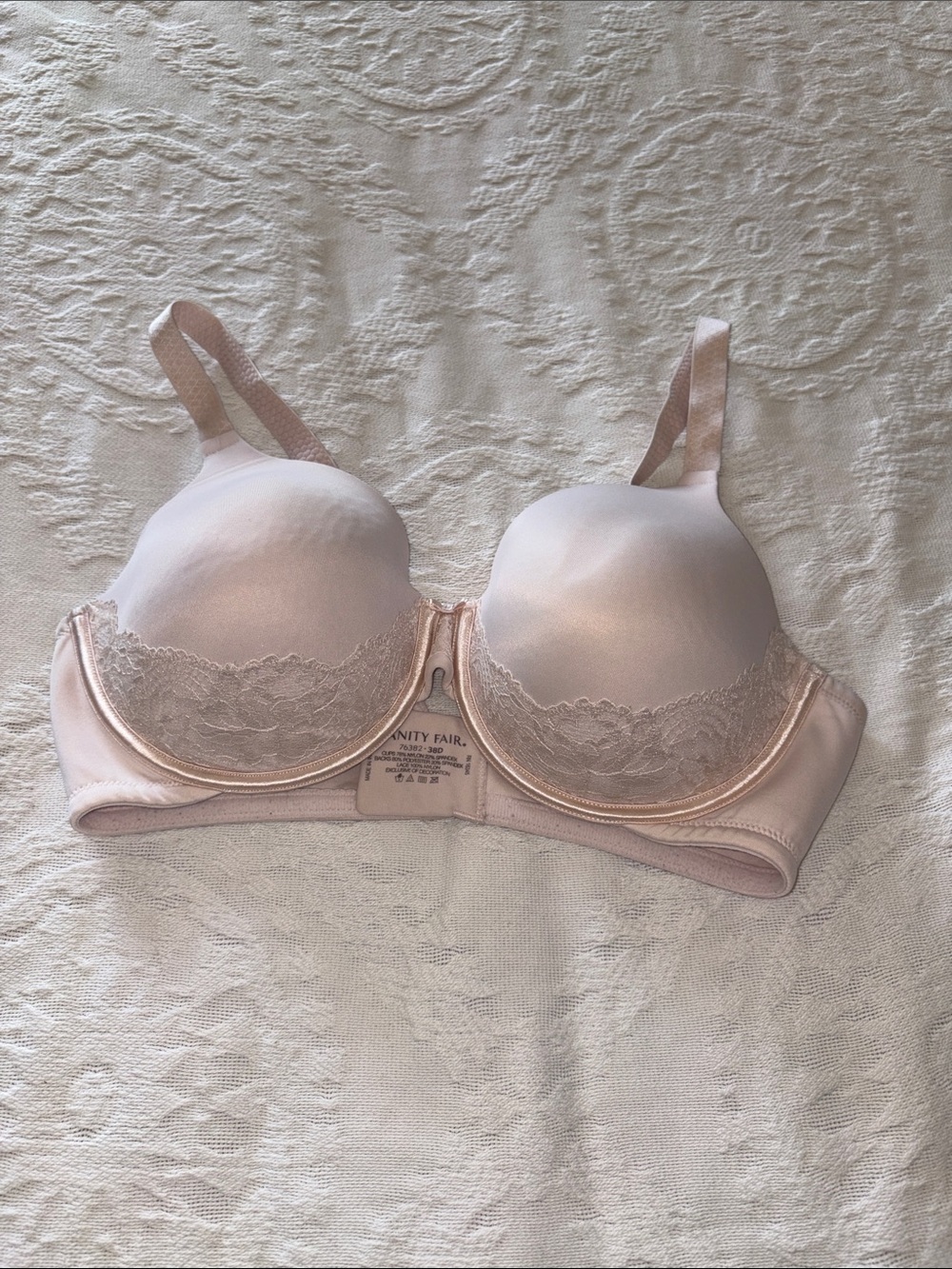 BNWOT Vanity Fair Light Pink Lace-Trim T-Shirt Bra 38D